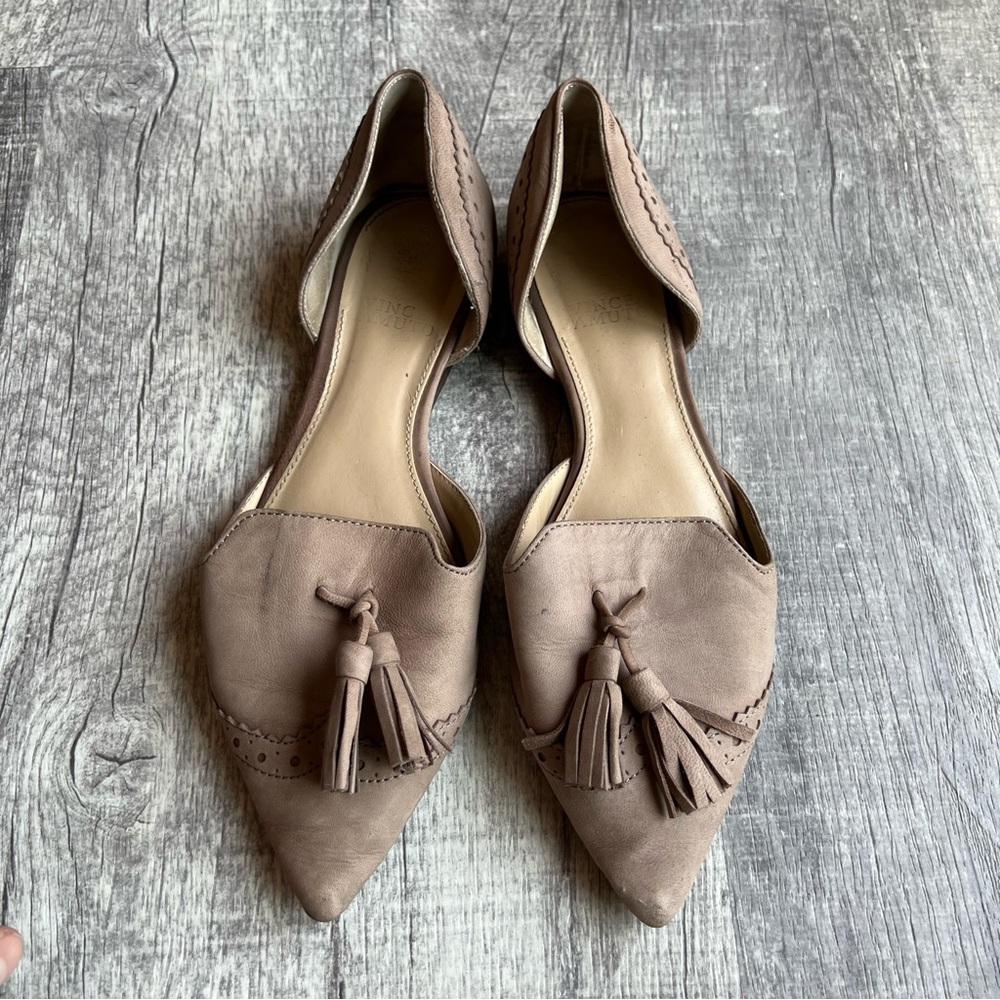 Vince Camuto Halley Flats Taupe Tassle Pointed Leather Size 7.5 M / 37.5